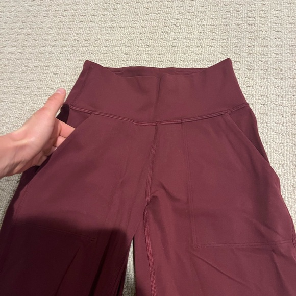 BRAND NEW Lululemon tights/ joggers - Picture 2 of 6